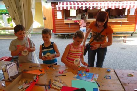 KNOBLEHARJEVO 2012- Otroški živ žav 47